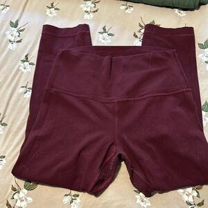 Maroon lululemon cropped leggings